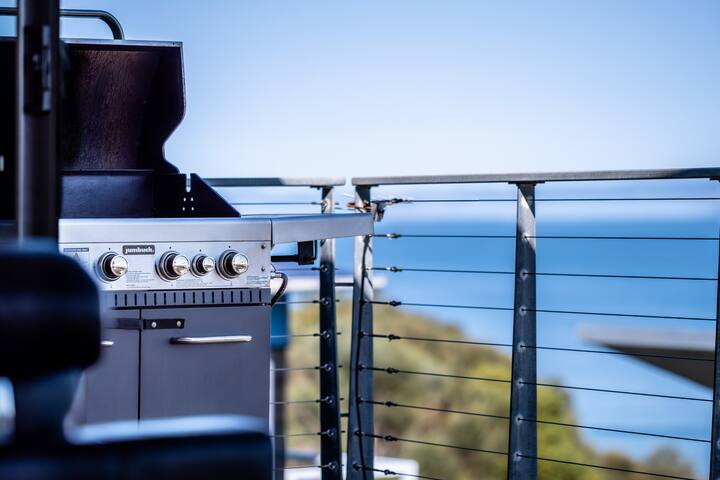 Footprints 1 gallery image 2