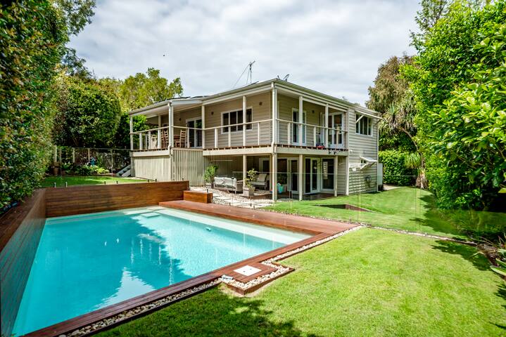 Noosa Family Escape | Pool | Pets | Walk to Beach!