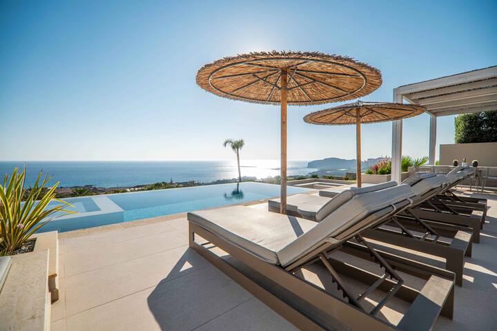 Villa Cielo I Free* Heated pool & Stunning Seaview gallery image 2
