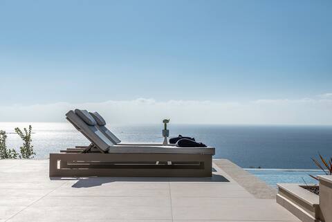Villa Cielo I Free* Heated pool & Stunning Seaview