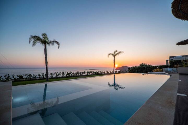 Villa Cielo I Free* Heated pool & Stunning Seaview gallery image 5