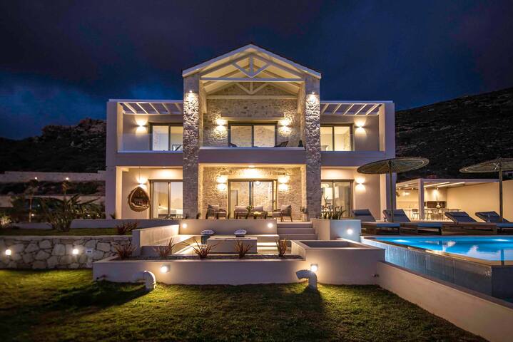 Villa Mare I Free* Heated pool & Infinite blue! gallery image 5