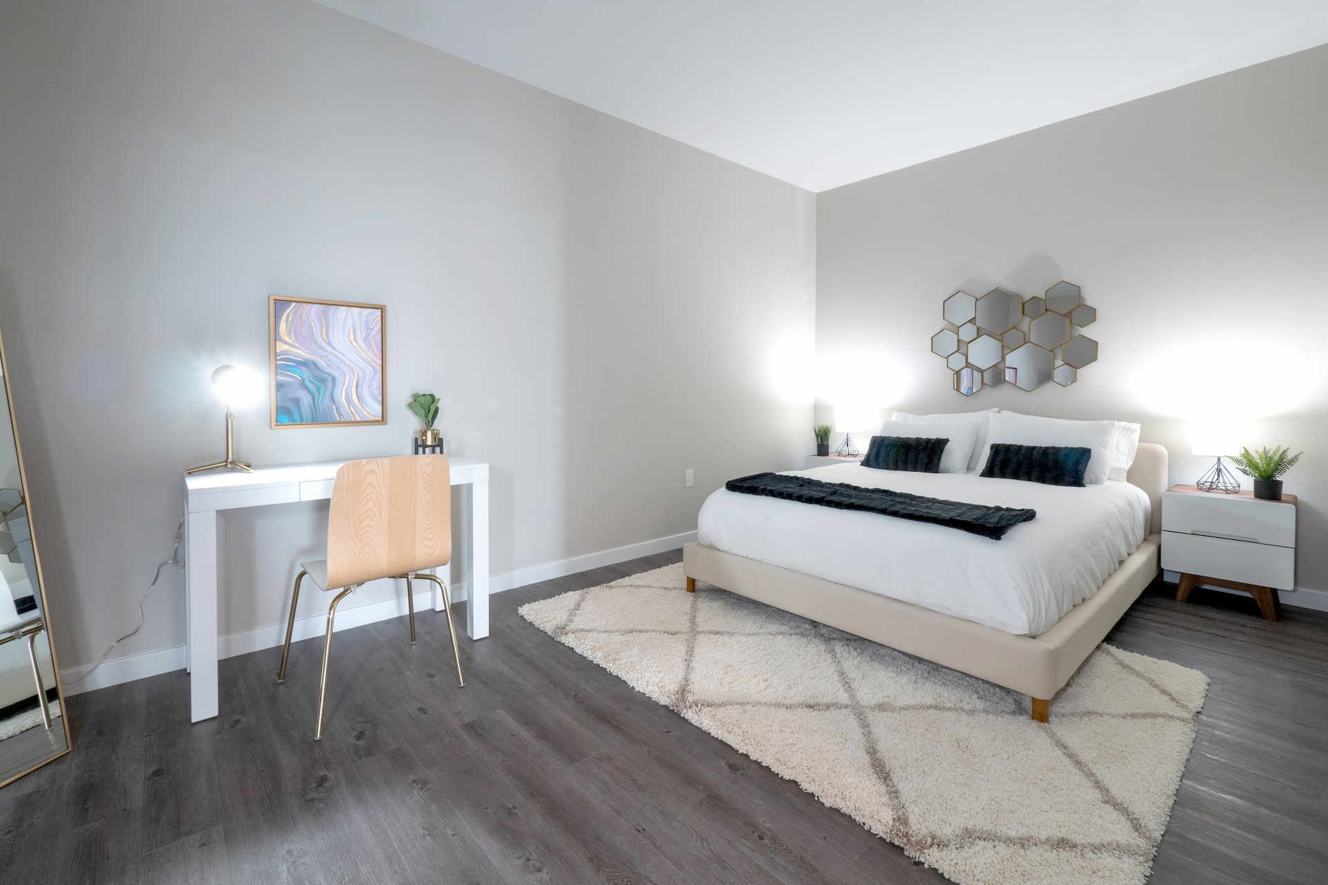 Lux 2BR Apt Downtown at Yale — photo 3