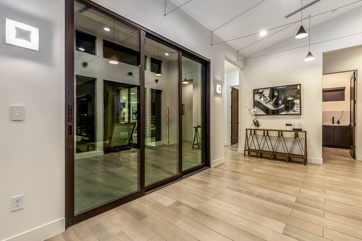 Villa Noir – Award Winning Modern Home! gallery image 4