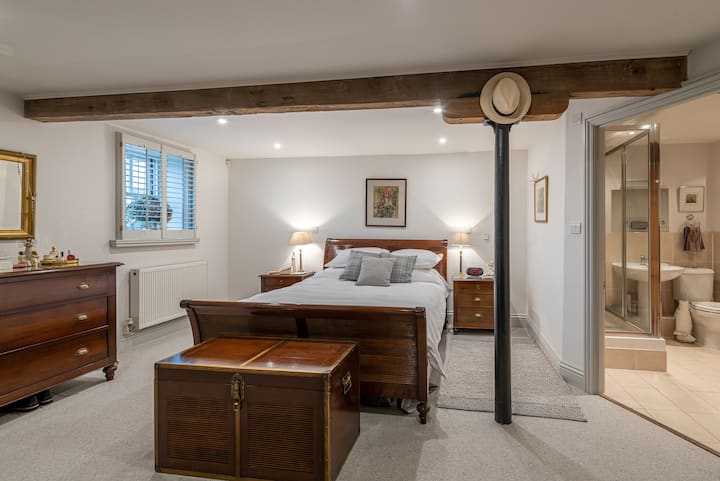 מיטת הורים 1 עם יחידת דיור צמודה