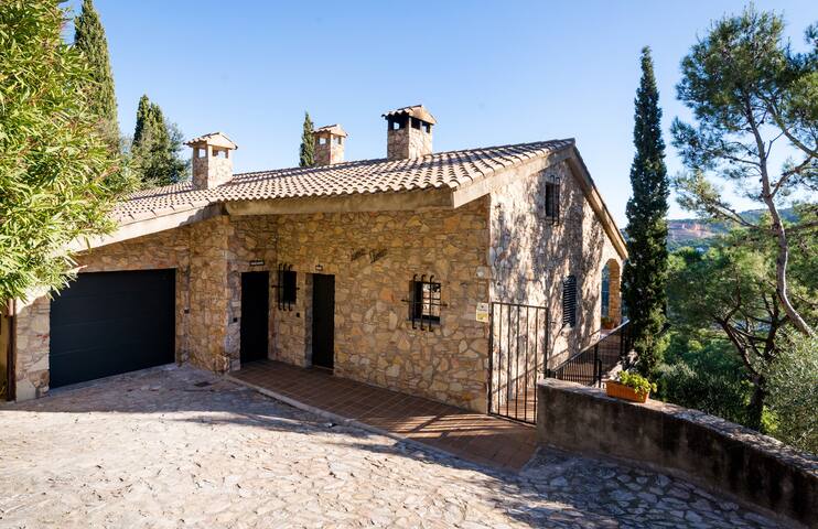 Luna Llena | charming villa Begur | seaview gallery image 2