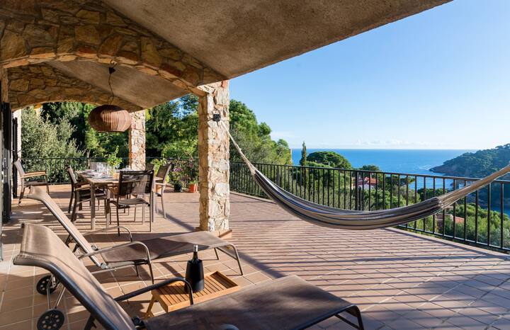 Luna Llena | charming villa Begur | seaview