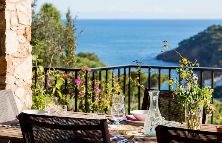 Luna Llena | charming villa Begur | seaview