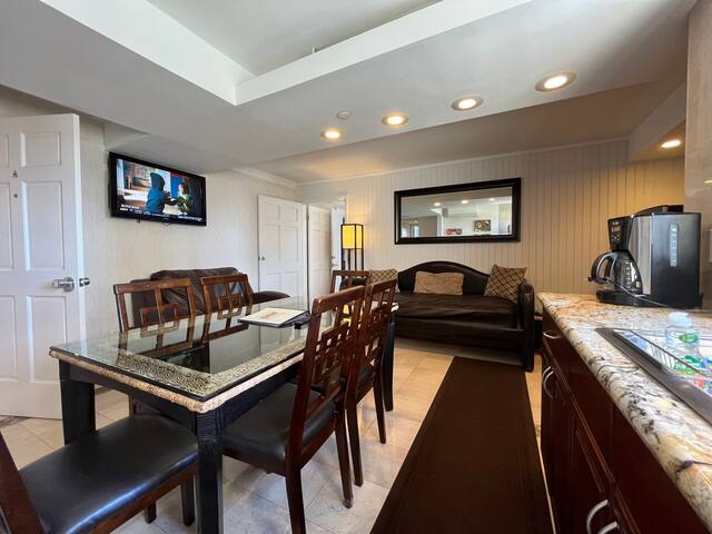 Rare find, actual 3 bedrooms/2 bath Ocean View gallery image 2