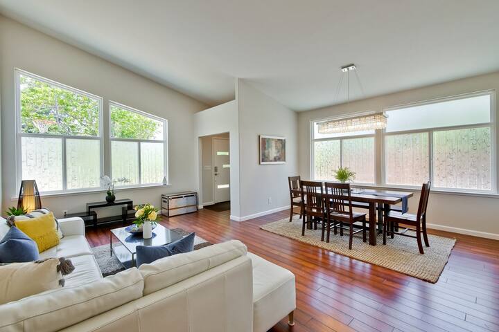 Upscale 4BR/3.5BA house near Stanford w/ AC gallery image 5