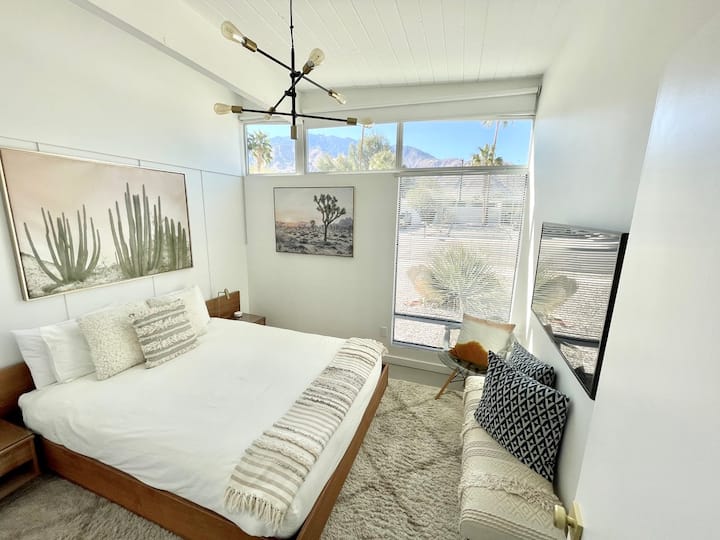 queen bedroom