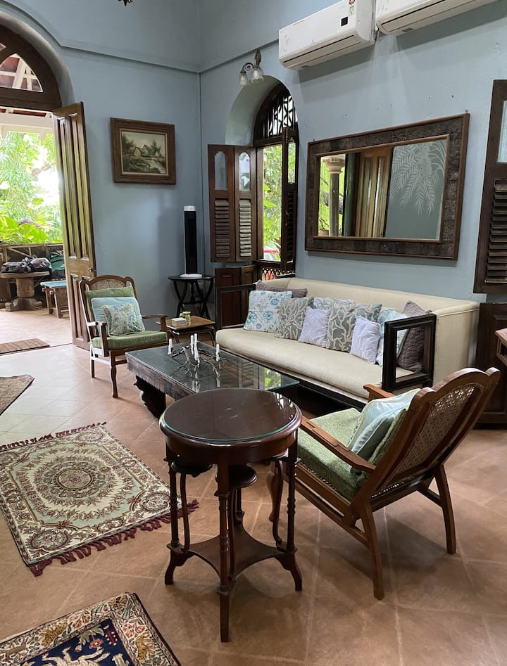 Living room image 5