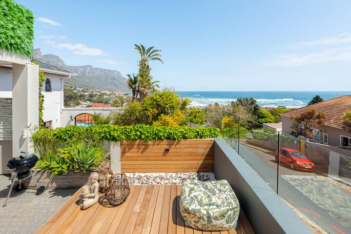 Seaside Oasis – best location, views & hosts