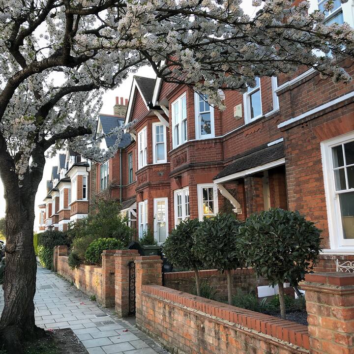 Double Room in Trendy Herne Hill Village Apartments for Rent in