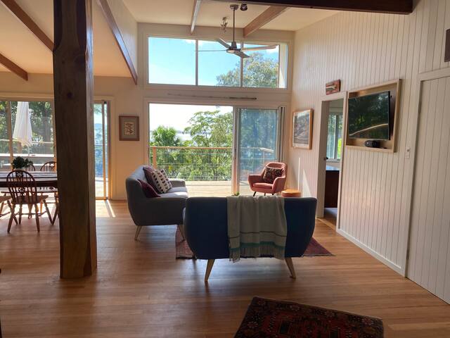 Sea Eagle Point Boatman’s Cottage gallery image 2