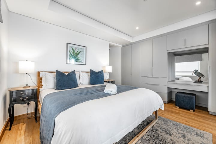 غرفة نوم رئيسية بحمام داخلي