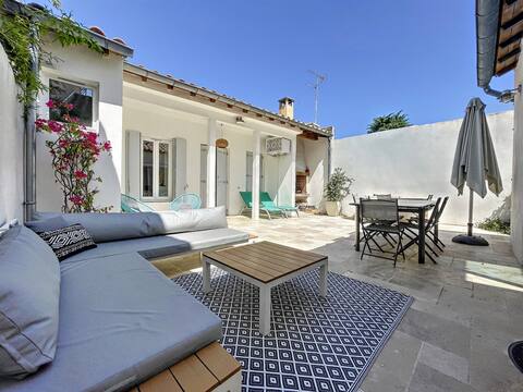 2 min BEACH, Beautiful renovated fisherman's house