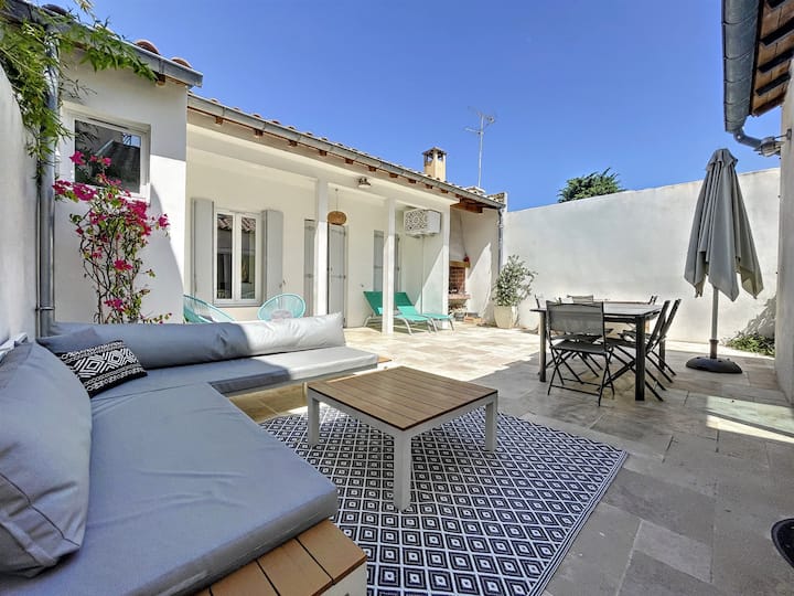 BEACH side, Beautiful renovated fisherman's house