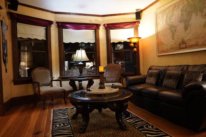 Bright and Spacious, Perfect Location gallery image 5