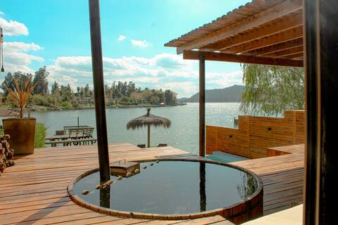 Lakefront lodge with private hot tub