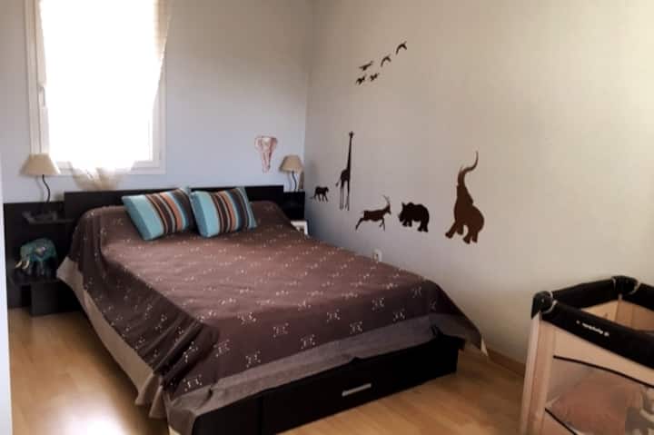 חדר שינה כפול (מיטה מתקפלת זמינה)