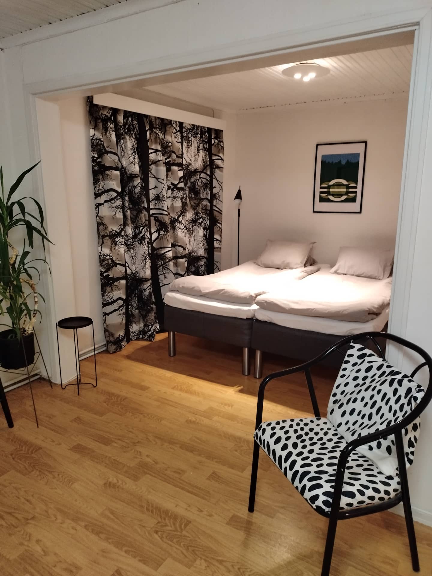 Lakeside Apartment 2