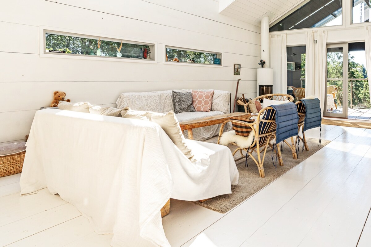 A relaxing place by the sea