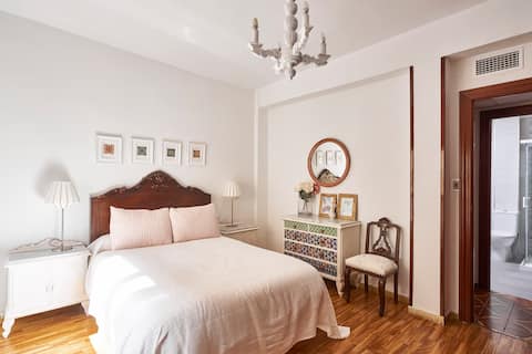 Centrally located, quiet and cozy apartment.