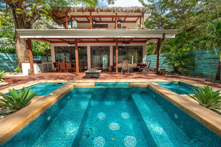 Casa Royal – Tropical Zen Villa Walk to beach!