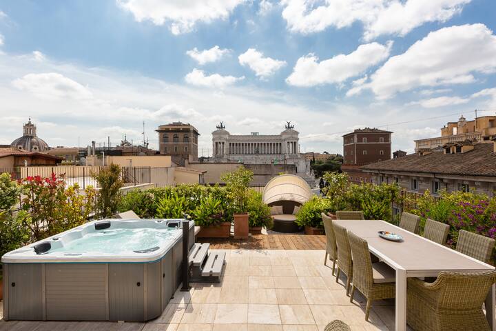Amazing Penthouse Piazza Venezia gallery image 2