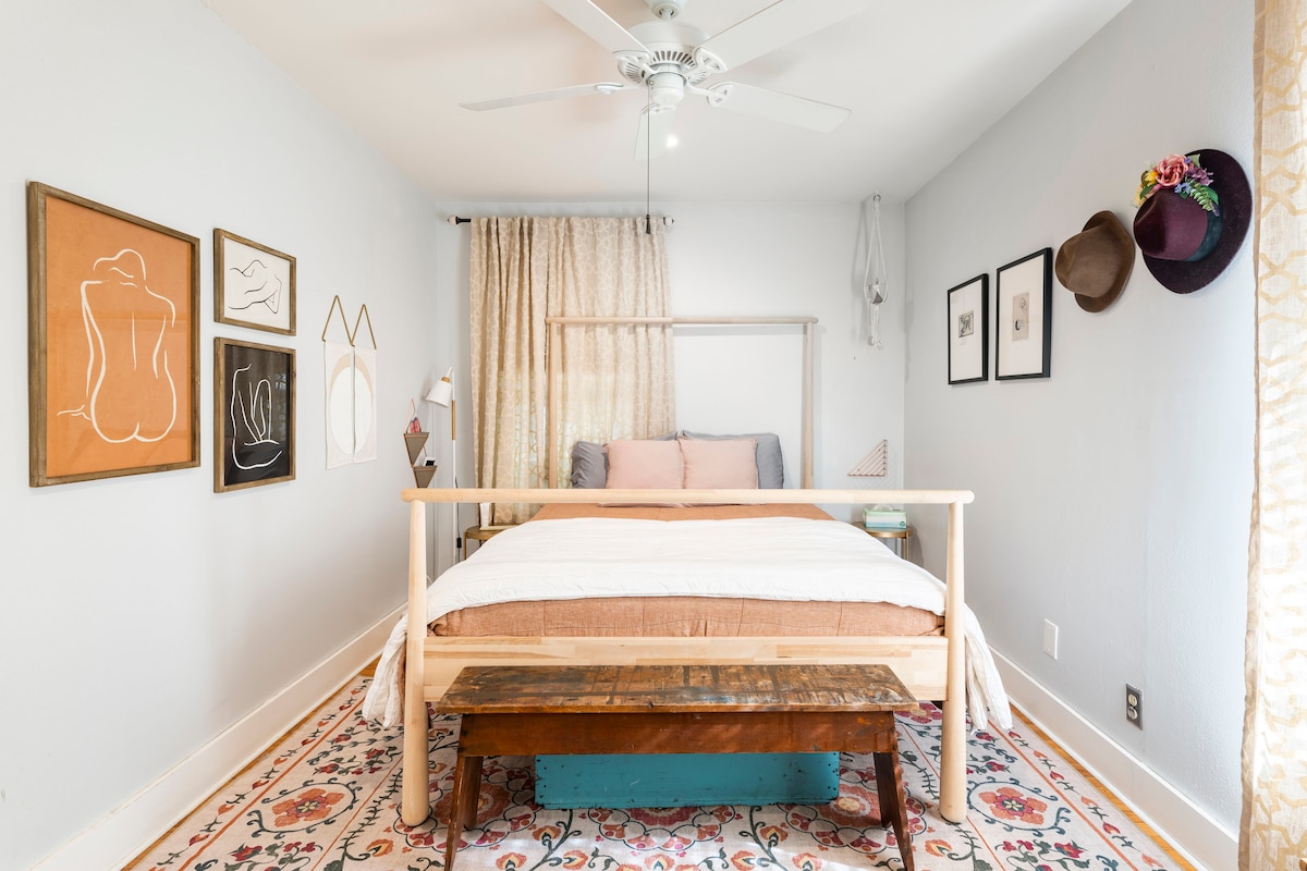 Hyde Park Cottage (Dog Friendly!)
