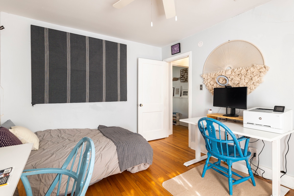 Hyde Park Cottage (Dog Friendly!)