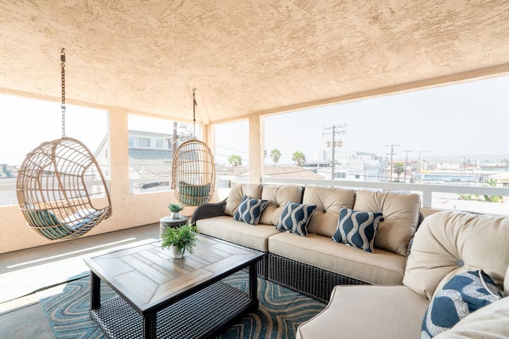 Oceanfront Bliss: Beach House Retreat with views!