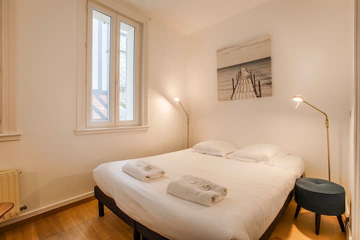 ห้องนอน 1 ° อยู่ทางขวามือ