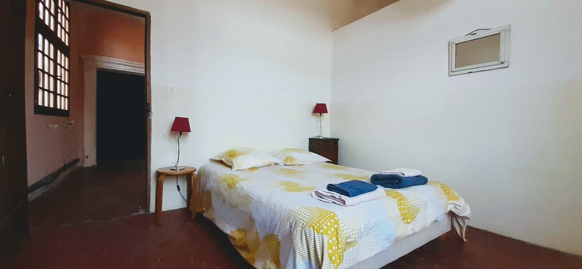 1 er étage : Chambre 2 pers avec placard