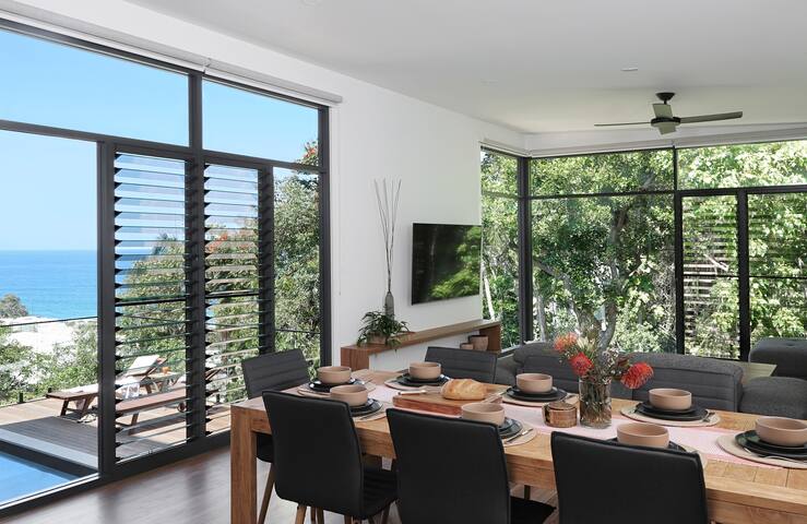 Pet Friendly Beach House Heated Pool & Ocean views gallery image 4