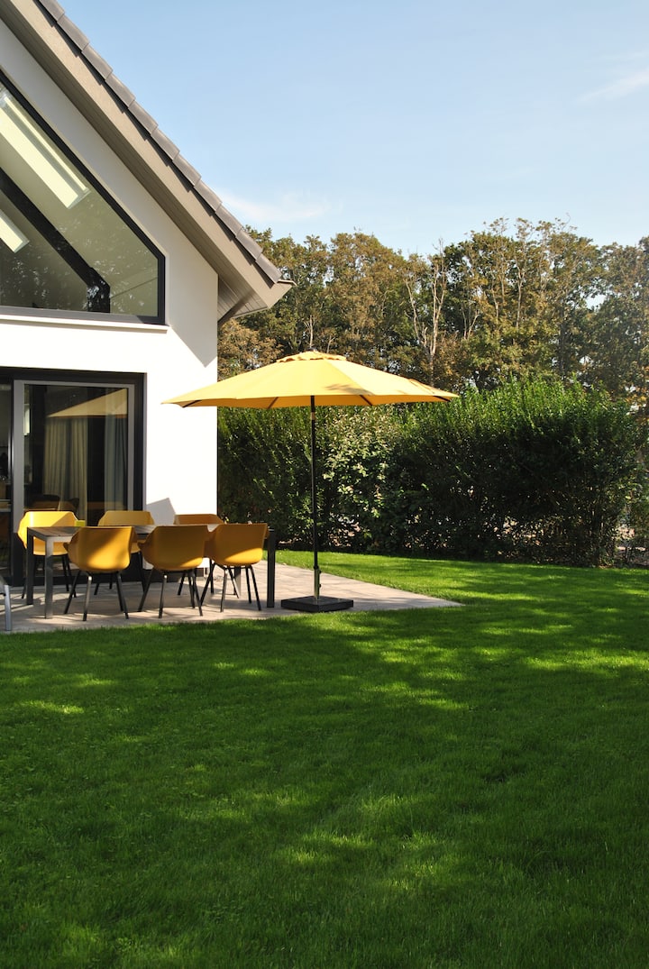 Delightful spacious energy-neutral villa