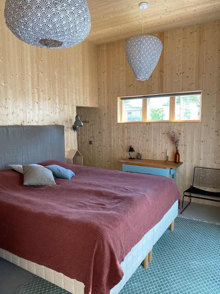 Det stora sovrummet - 180 cm säng