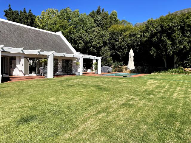 Vineyards area with gorgeous mountain views gallery image 2