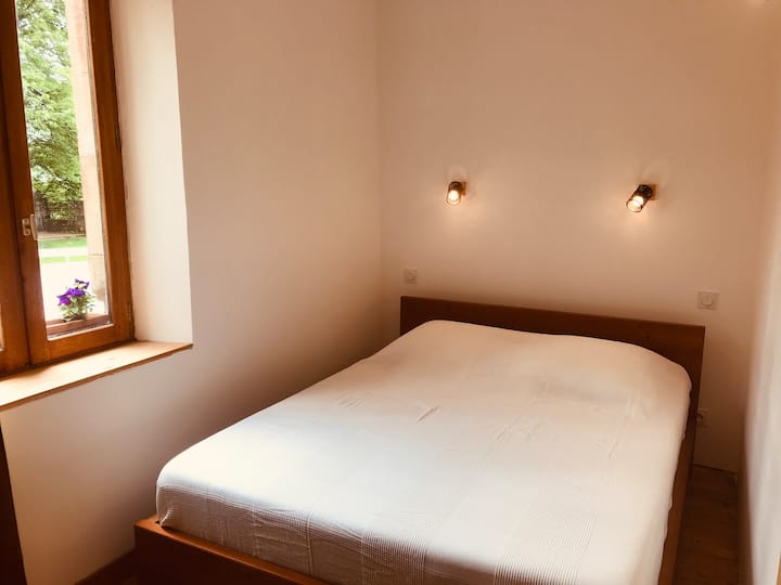 Chambre 2 au rez-de-chaussée - lit en 160