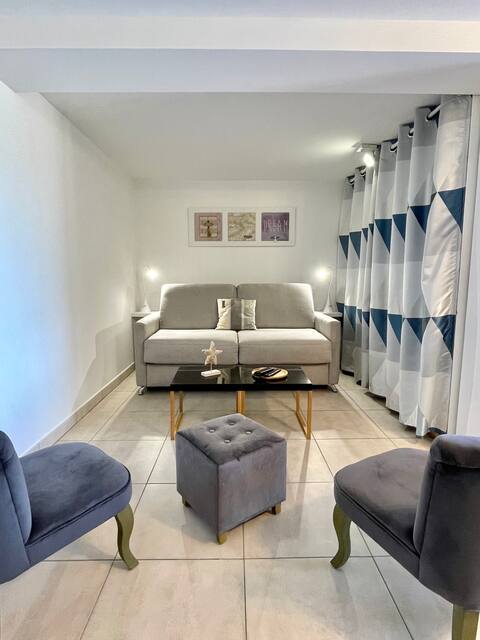 Top performing Airbnb: 3* independent studio in villa and pool in Sainte Maxime