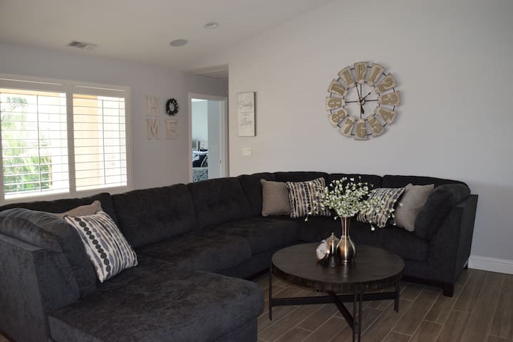 Beautiful 2-bedroom Guesthouse  With A Pool - Rancho Cucamonga, CA