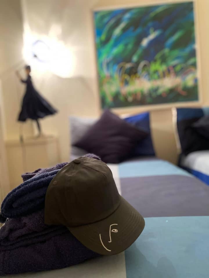 「如果有人要求我们和我们一起去，让我们一起迎接他们，一起出行。」