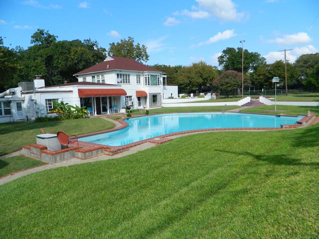Historic Count Capps House on Lake Worth