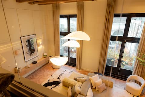 Renovated luxury 200m2 loft in the center!