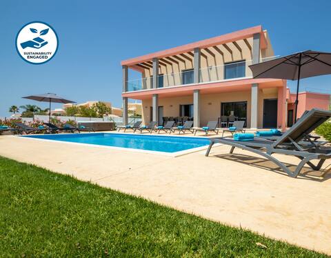 New Villa w/ Private Heatable Pool & Sea View