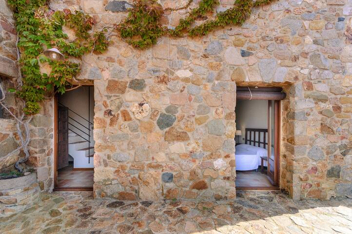 VILLA PANDORA luxury rustic house with pool gallery image 5