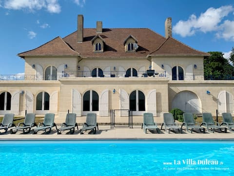 Charming villa with enclosed pool