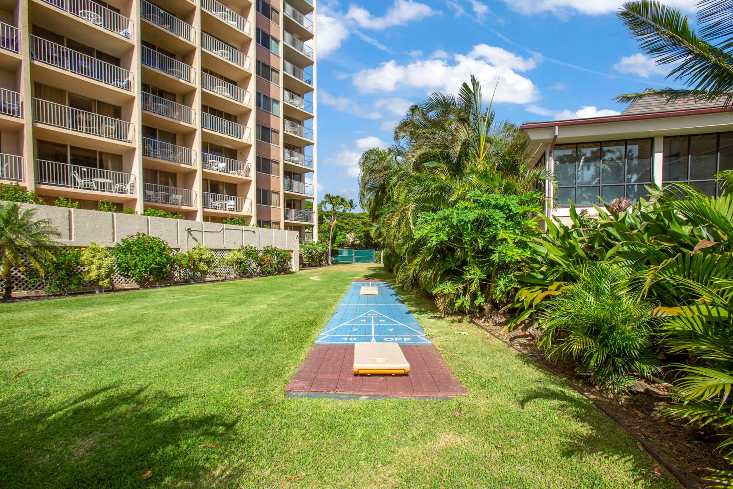 Condo in Lahaina · ★4.92 · Studio · 1 bath - Image 35