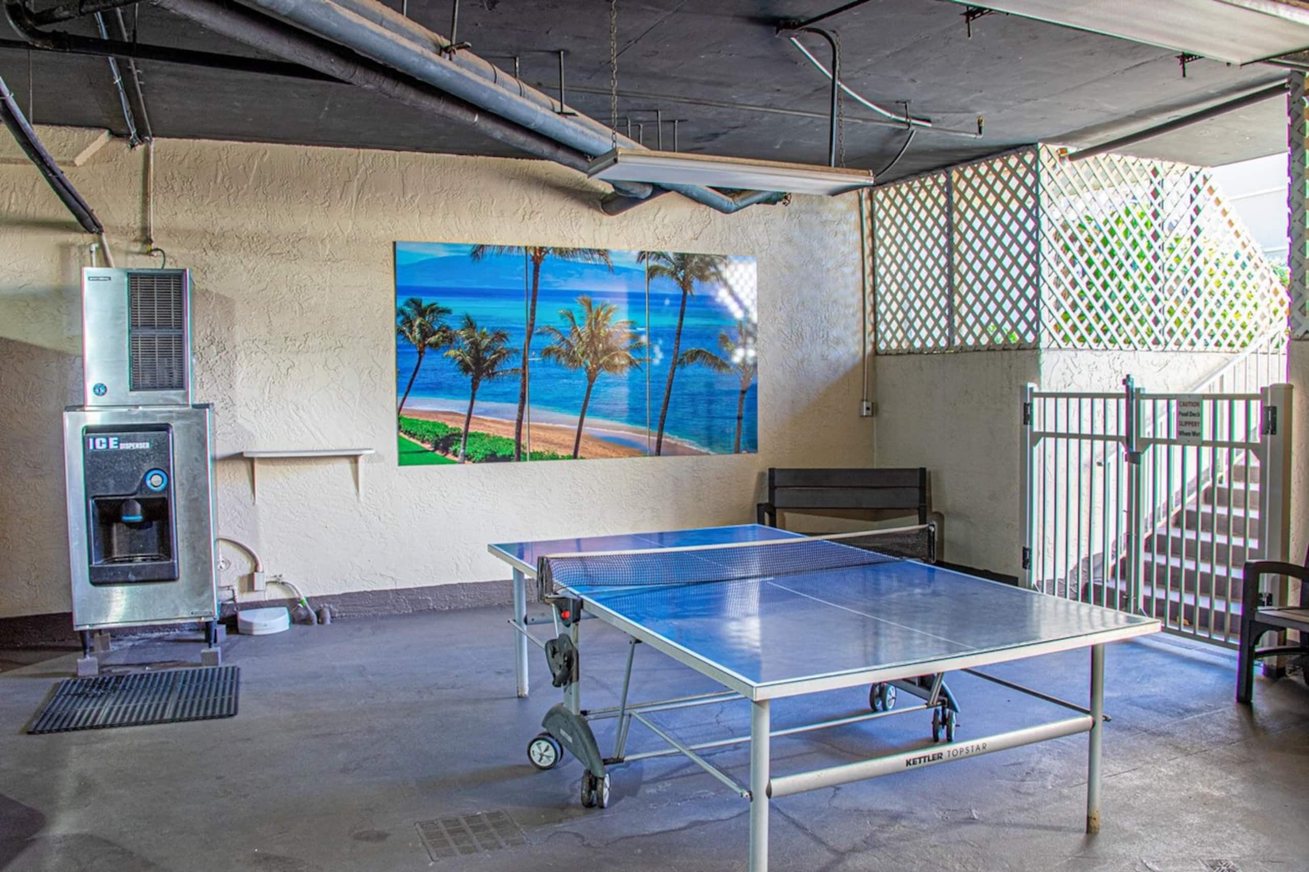Condo in Lahaina · ★4.92 · Studio · 1 bath - Image 36